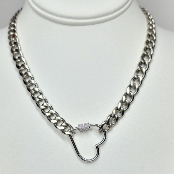 New Heart Carabiner with Chunky Chain Necklace - Picture 2 of 6